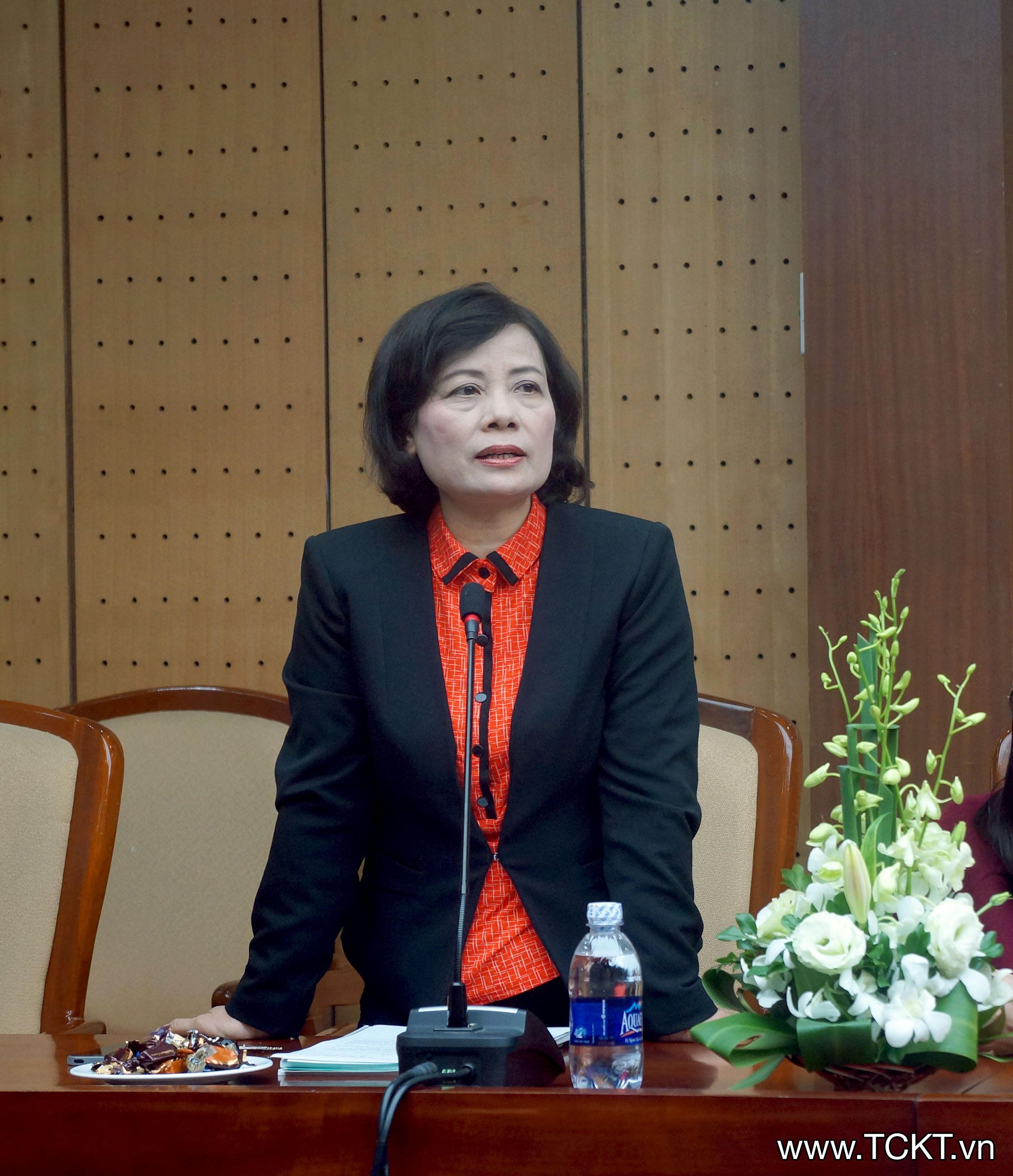 Bà Nguyễn Thúy Cầm, Giám đốc Quỹ Tấm Tầm Việt phát biểu tại buổi lễ