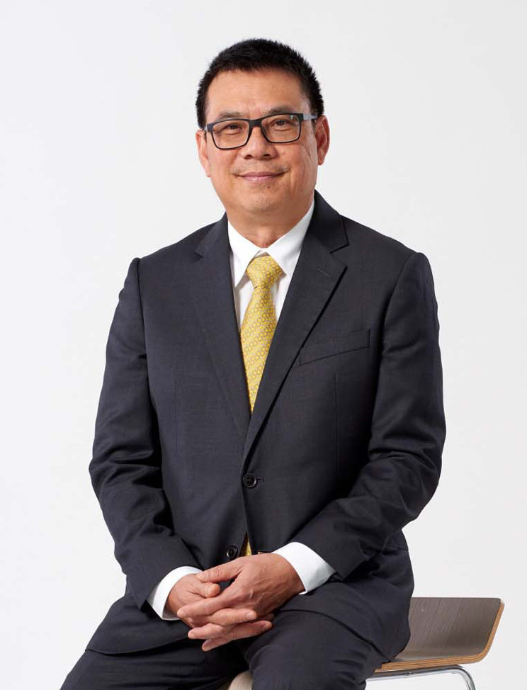Ông Roongrote Rangsiyopash, Chủ tịch kiêm Giám đốc điều hành của SCG, công bố kết quả kinh doanh Quý 3 năm 2021.