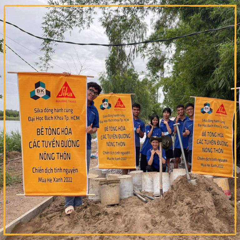 MHX năm 2022, ở huyện Tam Nông- Đồng Tháp, đồng hành cùng ĐH Bách Khoa – ĐHQG-HCM, Sika đã đóng góp phụ gia bê tông để cùng các chiến sĩ xây dựng 10,100m đường giao thông nông thôn 3